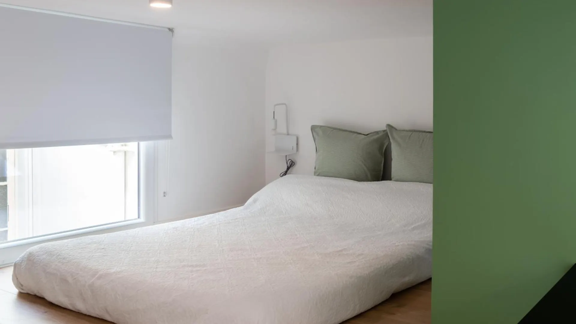 Spacious Studio On The Champs-Elysees contacts