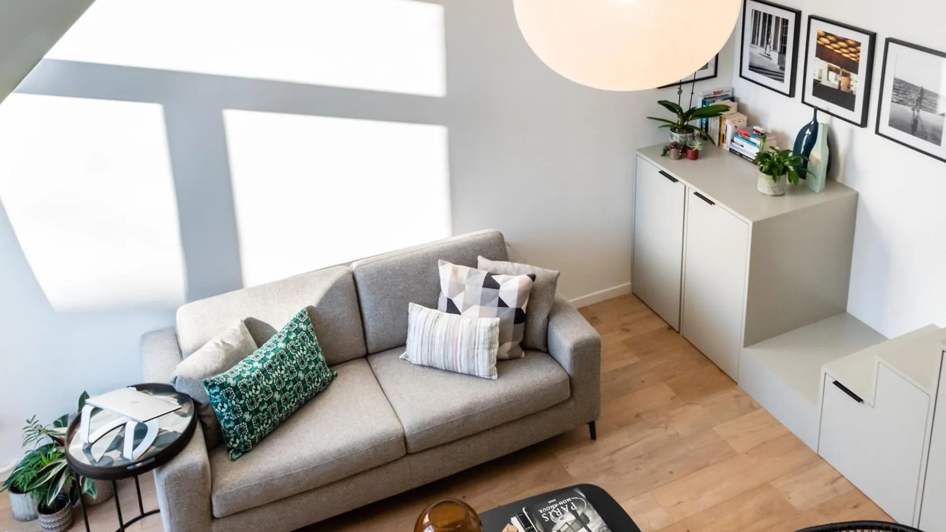 Apartment Spacious Studio On The Champs-Elysees Paris